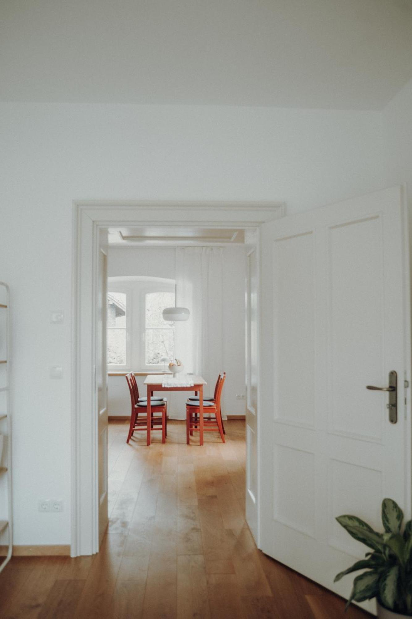 Weinstrassen Apartment Mit Zentrumsanbindung Neustadt an der Weinstrasse Luaran gambar