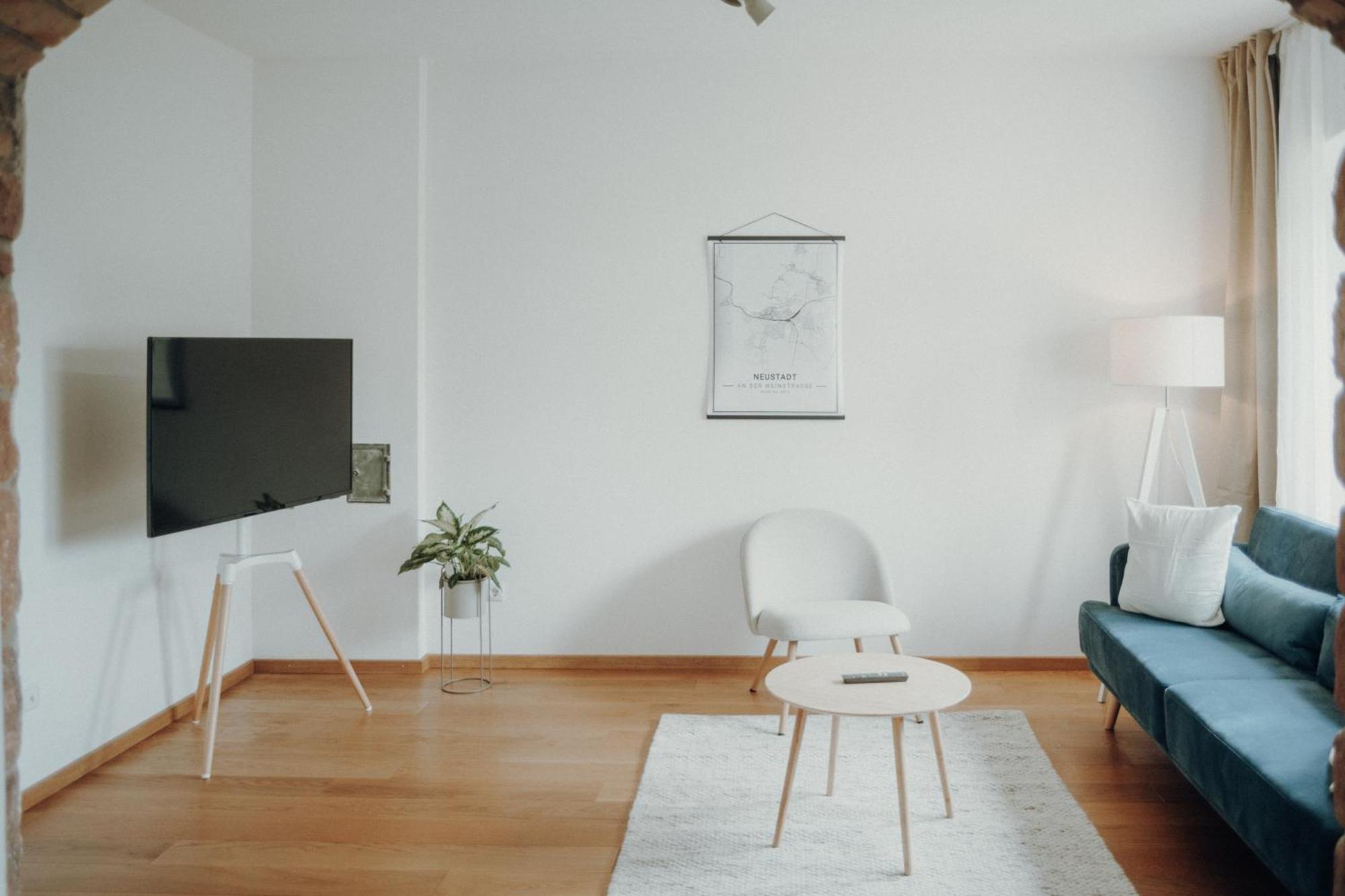 Weinstrassen Apartment Mit Zentrumsanbindung Neustadt an der Weinstrasse Luaran gambar